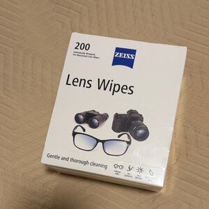 Brand new box of 200 packets of Lens Wipes